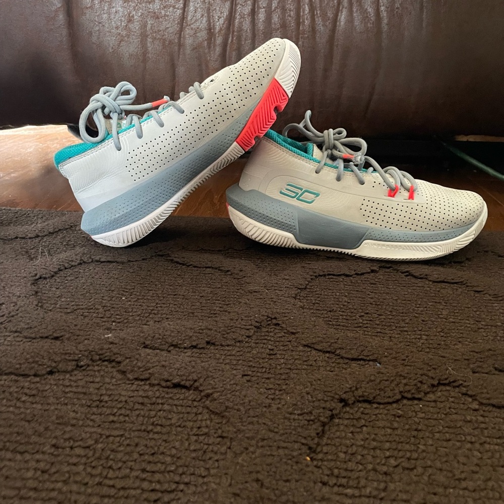 Under Armour Kids'👦🏻/👧🏻Curry 3Zer0 3 Basketball🏀Shoes👟Sz 2Y